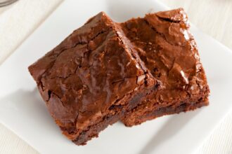 Il brownie perfetto | La ricetta senza cioccolato e senza burro!