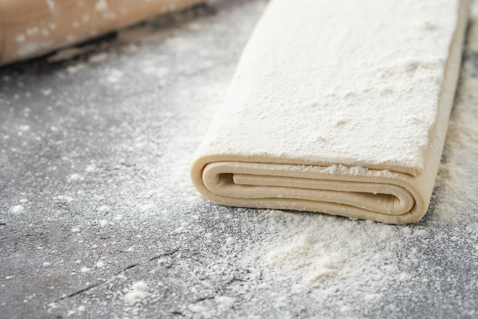 Pasta sfoglia fatta in casa: questa ricetta è semplicissima ed ha una resa top!