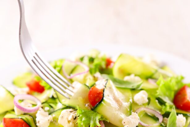 La mia insalata fredda di zucchine: un piatto crudo e rinfrescante