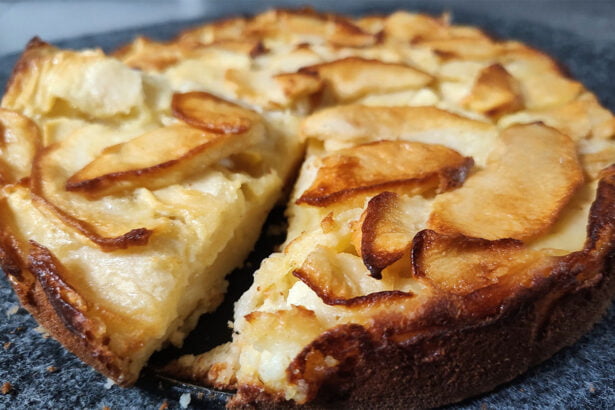 Torta tante mele e poco impasto: solo 130 kcal a fette