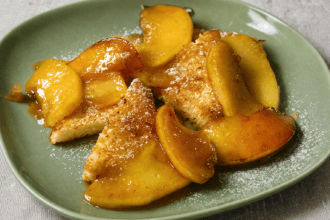 Mele caramellate in padella: la ricetta semplice di una volta