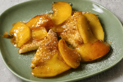 Mele caramellate in padella: la ricetta semplice di una volta