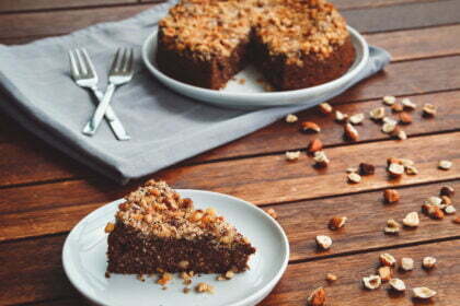 Torta mandorle, cioccolato e nocciole