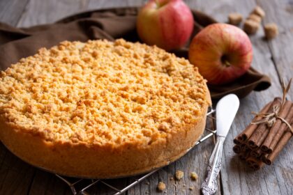 Torta di mele crumble velocissima: una ricetta golosa