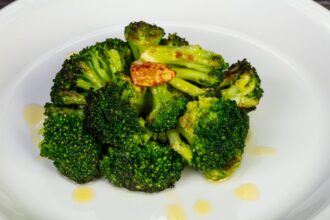 Broccoli al forno: croccanti e leggeri, velocissimi