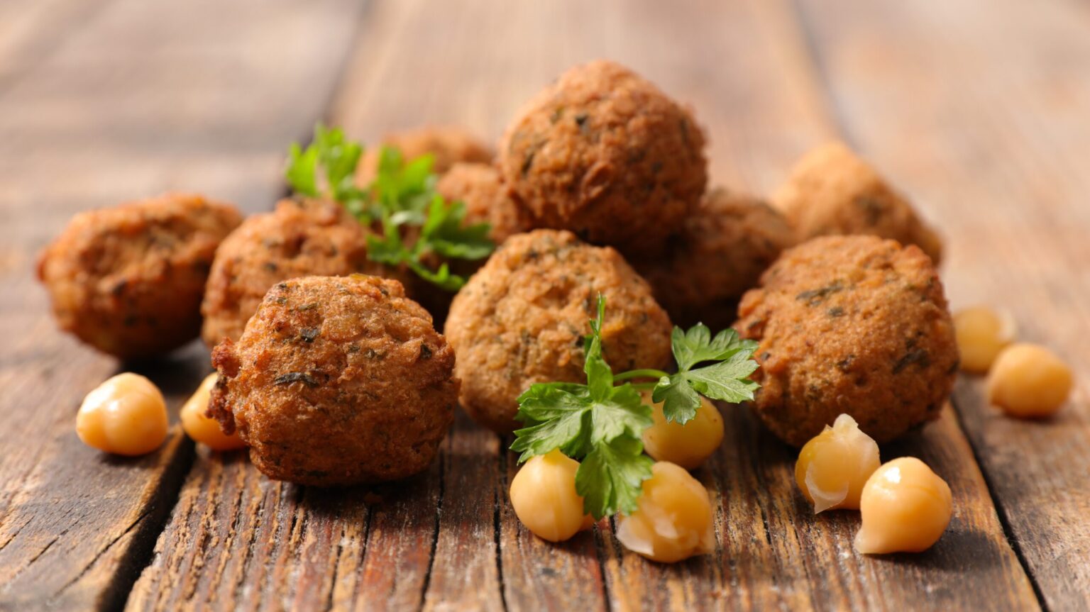 Falafel o polpette di ceci per un aperitivo un po’ esotico, ma molto festoso