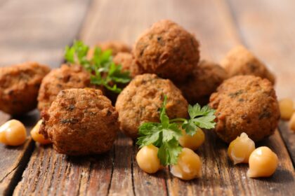 Falafel o polpette di ceci per un aperitivo un po’ esotico, ma molto festoso