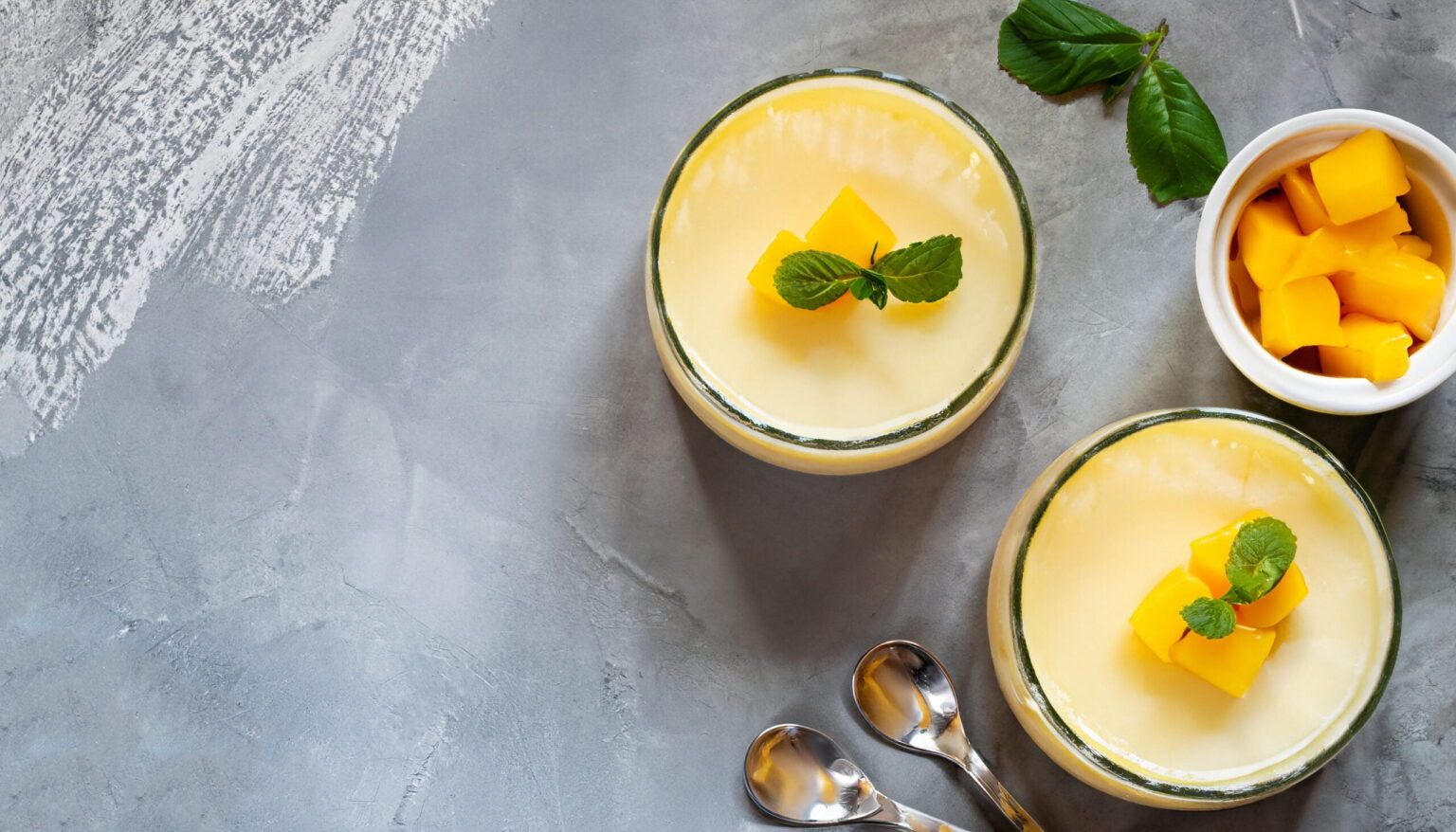 Mousse di mango senza gelatina né uova: un dessert esotico per Natale