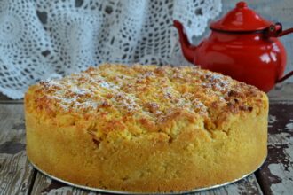 Sbriciolata ricotta e amaretti: croccante fuori, golosissima dentro!