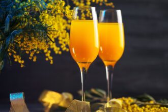 Mimosa cocktail: per il nostro brindisi la sera della Festa della Donna