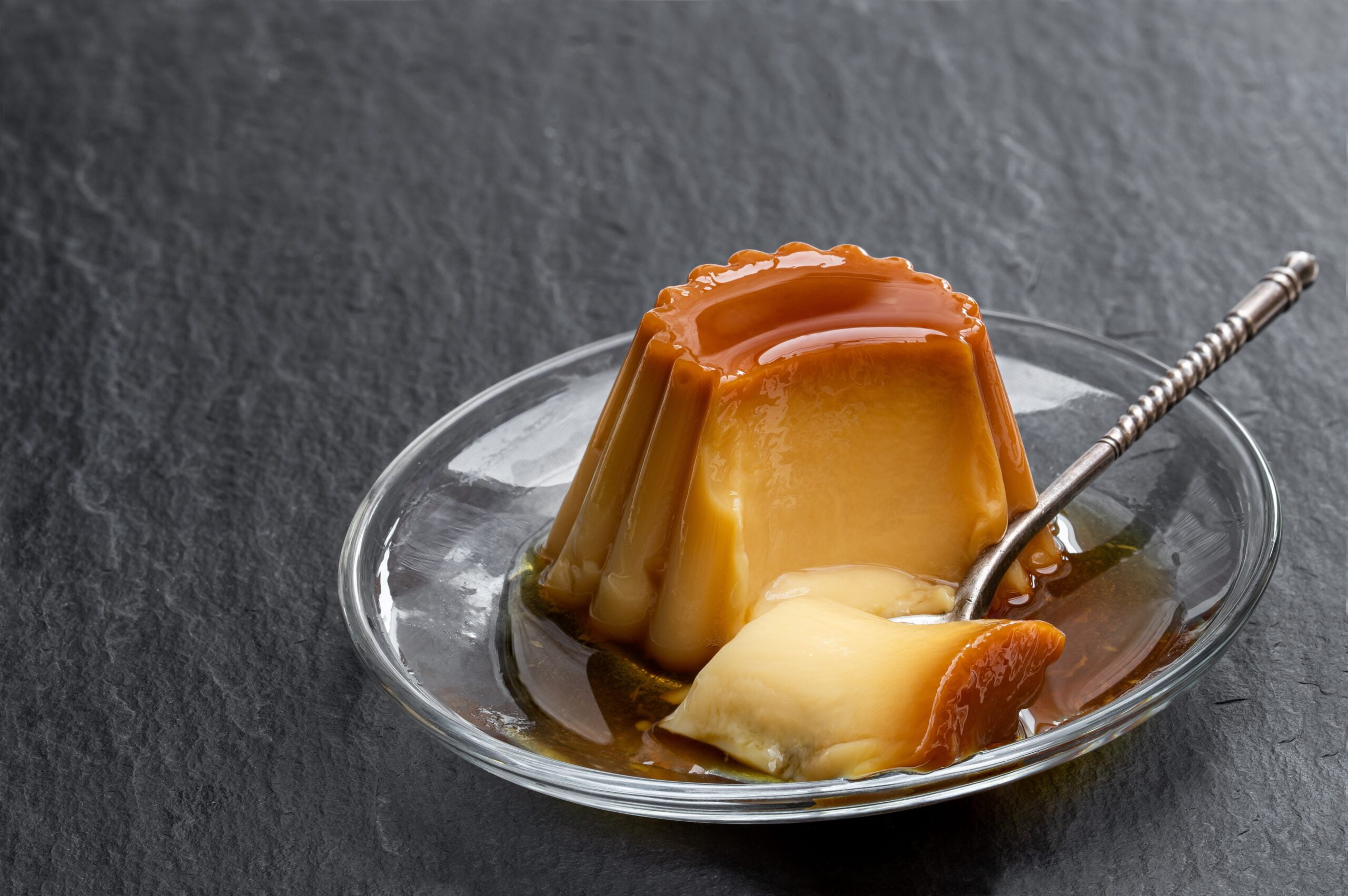 Crème Caramel: il dessert al cucchiaio amato in tutto il mondo