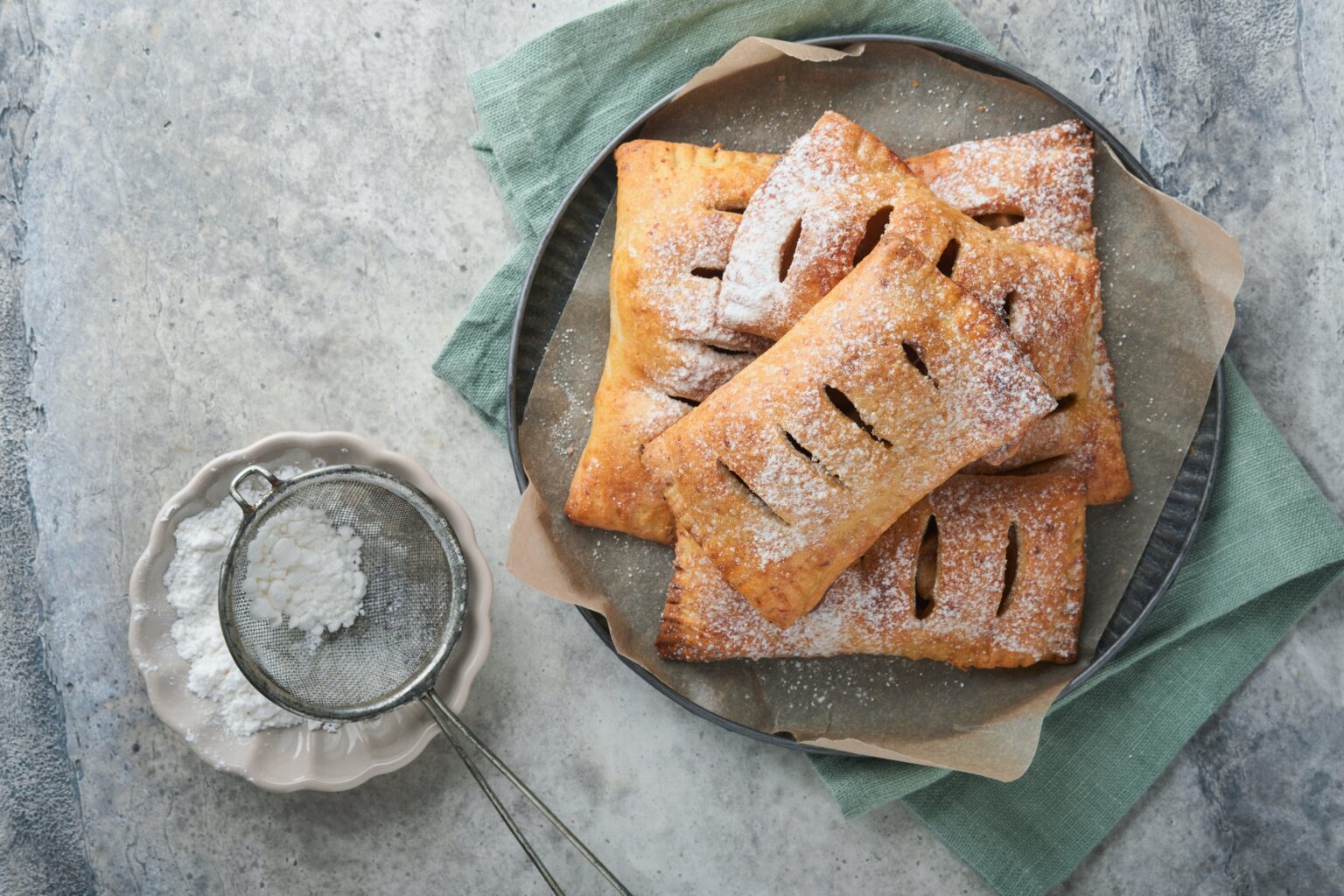 Fagottini alle mele con marmellata di albicocche: la merendina perfetta