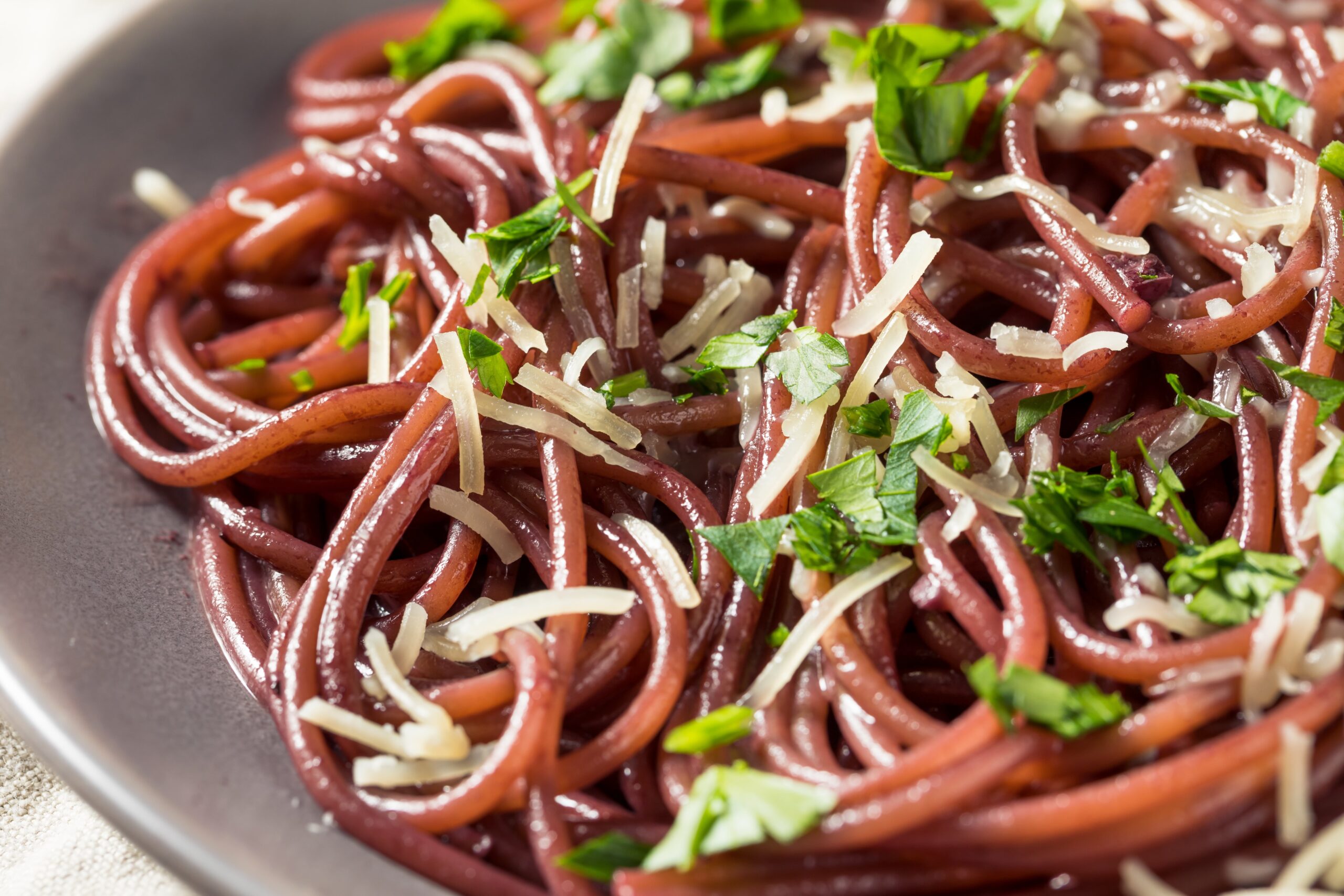 Spaghetti aglio, olio e peperoncino risottati al vino rosso: top!