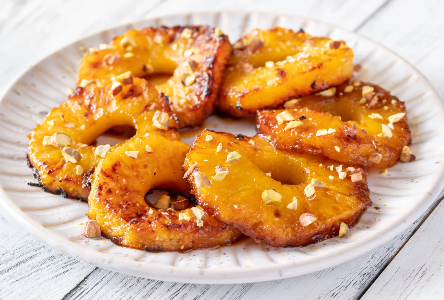 Ananas caramellato: un dolce esotico veloce e goloso