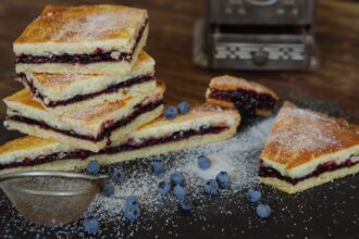 Crostata chiusa alla marmellata: la torta amata dalle mamme e dai bambini