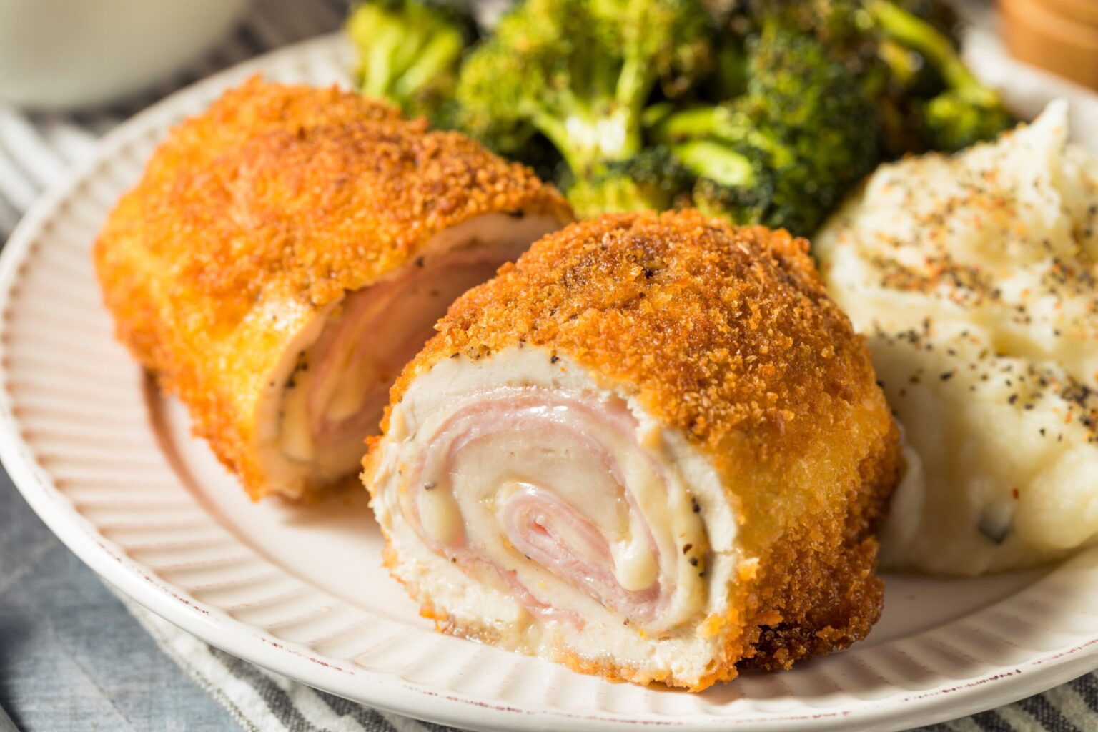 Involtini di pollo impanati, ma non fritti, al forno!