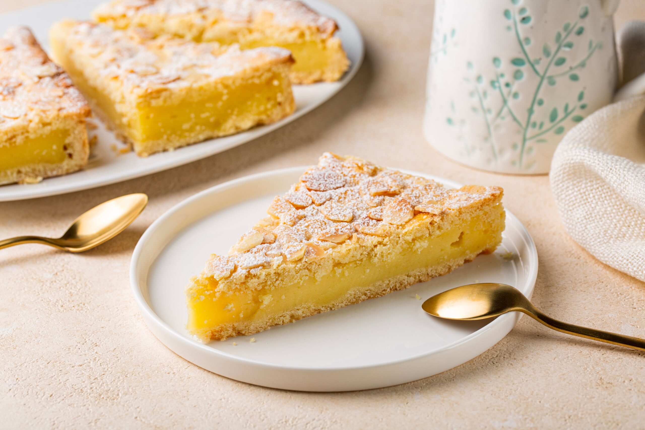 Crostata chiusa con crema al limone