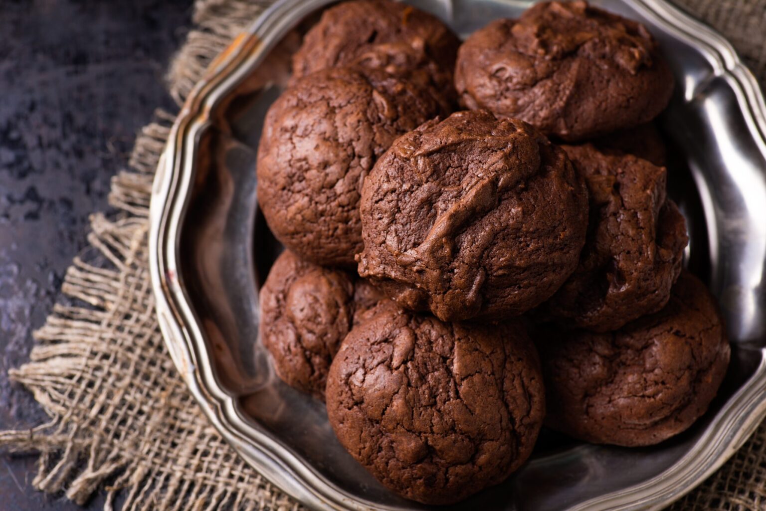 Biscotti al doppio cioccolato per riciclare la colomba