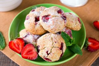 Cookie alle fragole: morbidissimi e croccanti, friabili e golosi