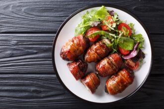 Involtini carne e pancetta: hanno un ripieno saporito di ricotta e spinaci