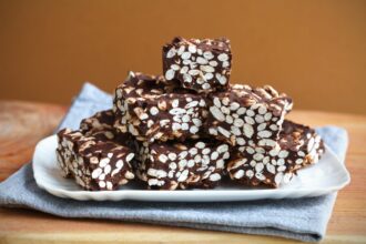 Barrette riso soffiato e cioccolato: croccanti e leggere