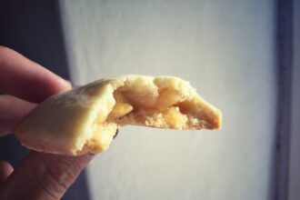 Biscotti mele e pinoli: una frolla friabile, un ripieno super goloso