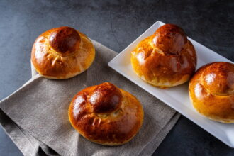 Brioche col tuppo fatte in casa: una specialità siciliana