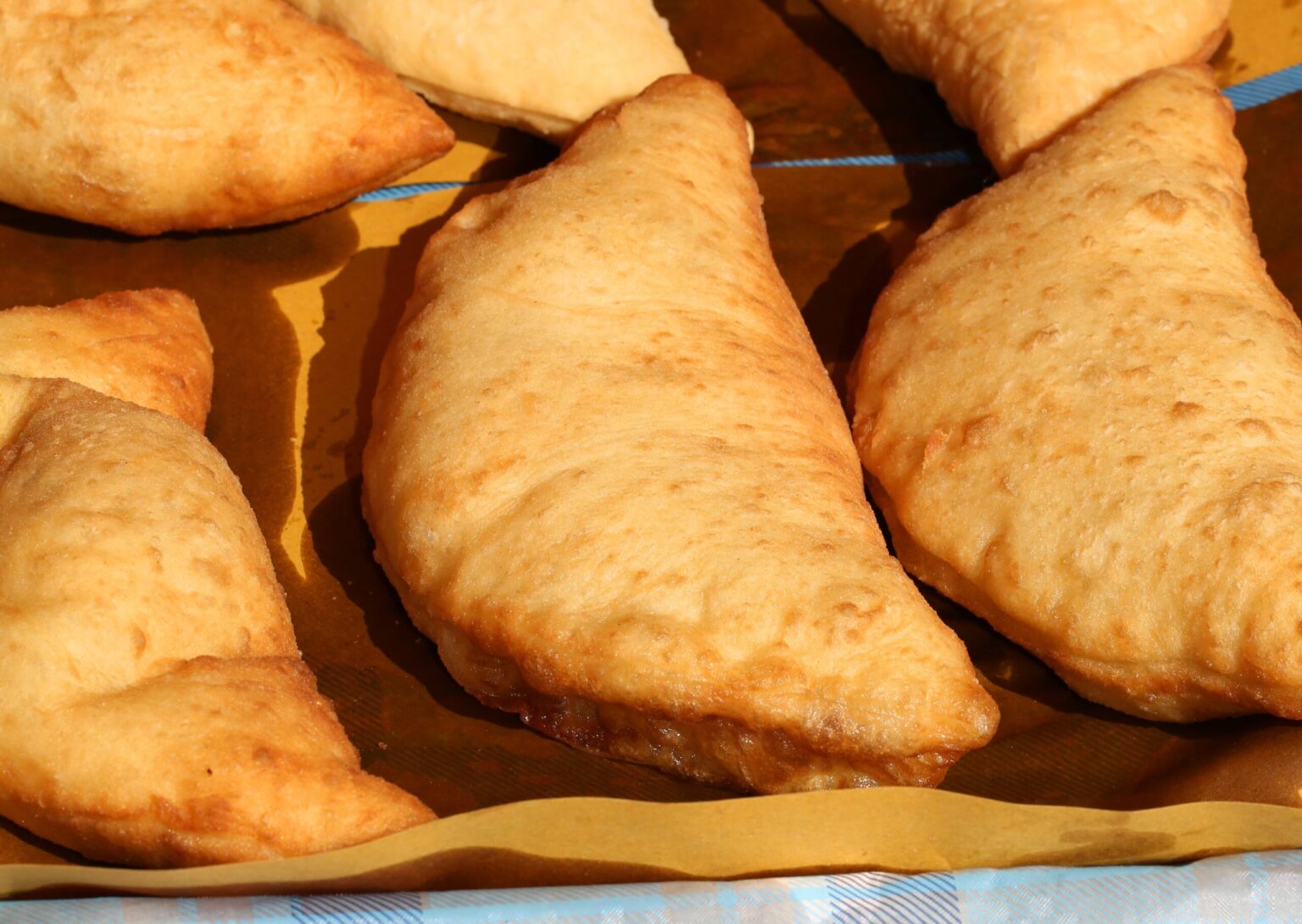 Panzerotti melanzane e scamorza: filanti e super golosi!