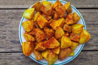 Patate alla paprika: speziate, sfiziose, al forno