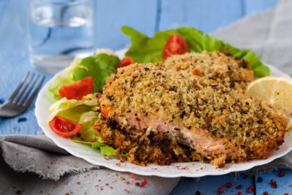 Salmone in crosta di erbe: un secondo profumato e saporito, ma semplicissimo