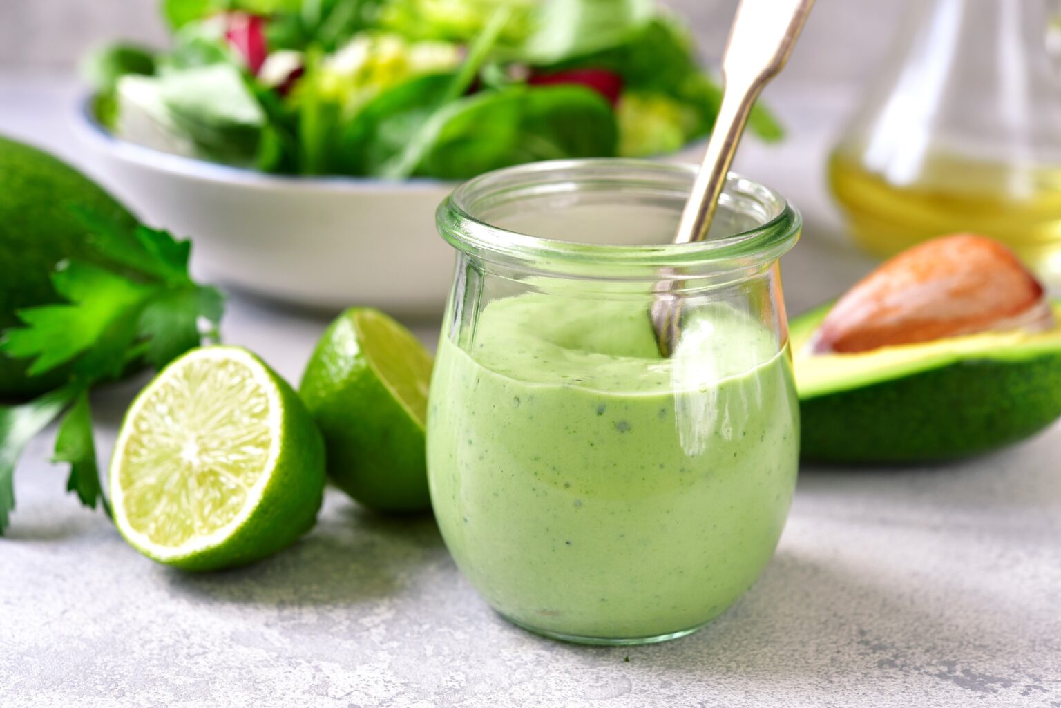 Salsa yogurt e avocado: perfetta per le nostre grigliate