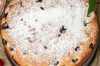 Torta con i mirtilli che fluttuano nell’impasto: la mia ricetta