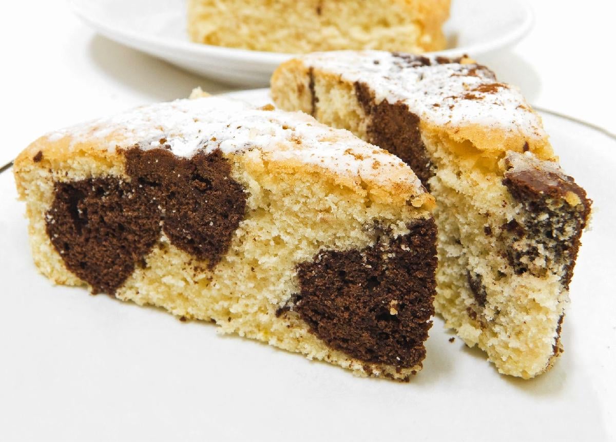 Torta a macchie di cioccolato: ne andranno matti tutti!