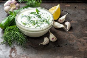 Tzatziki: la salsina perfetta per stuzzicare in compagnia