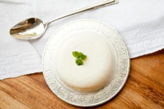 Budino al cocco: un dessert fresco e originale