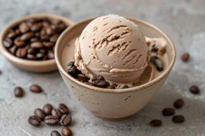 Gelato al caffè: cremosissimo e senza gelatiera