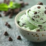 Gelato alla menta e gocce di cioccolato: strepitoso e senza gelatiera