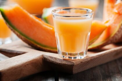 Meloncello: il liquore al melone che porta l’estate in tavola