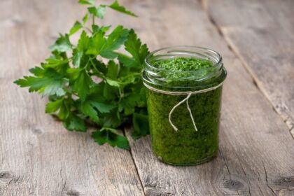 Pesto di prezzemolo: velocissimo e profumato, perfetto per la pasta