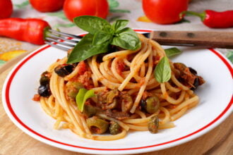 Spaghetti alla zingara: un primo facilissimo, ma molto saporito