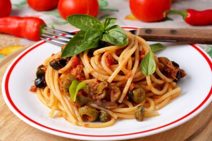 Spaghetti alla zingara: un primo facilissimo, ma molto saporito