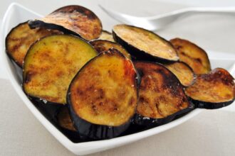 Chips di melanzane: scricchiolano tra i denti