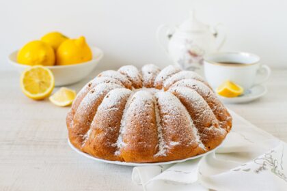 Ciambellone yogurt e limone: un peccato di gola fresco e leggero