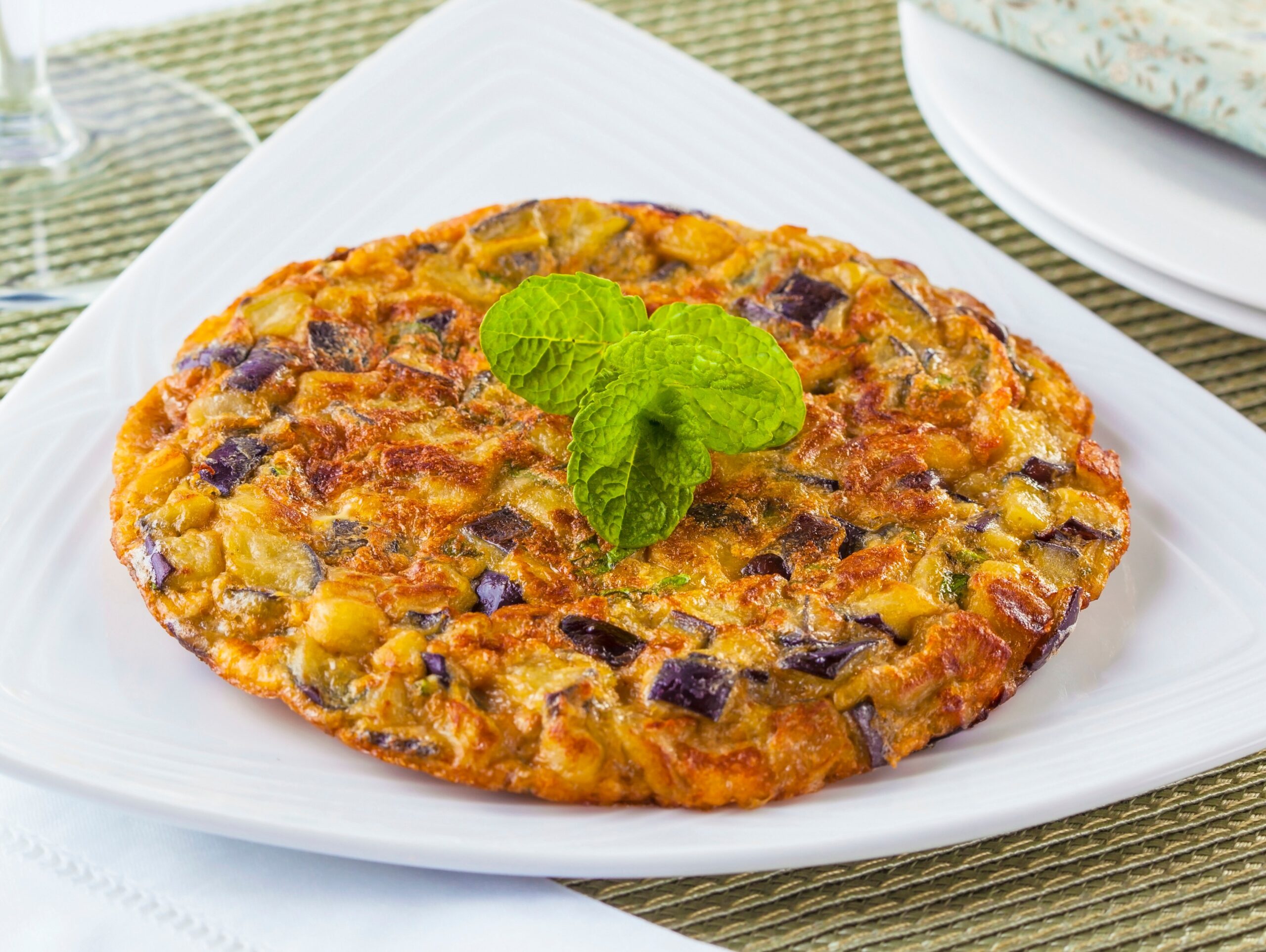 Frittata di melanzane: gustosa e filante, anche al forno