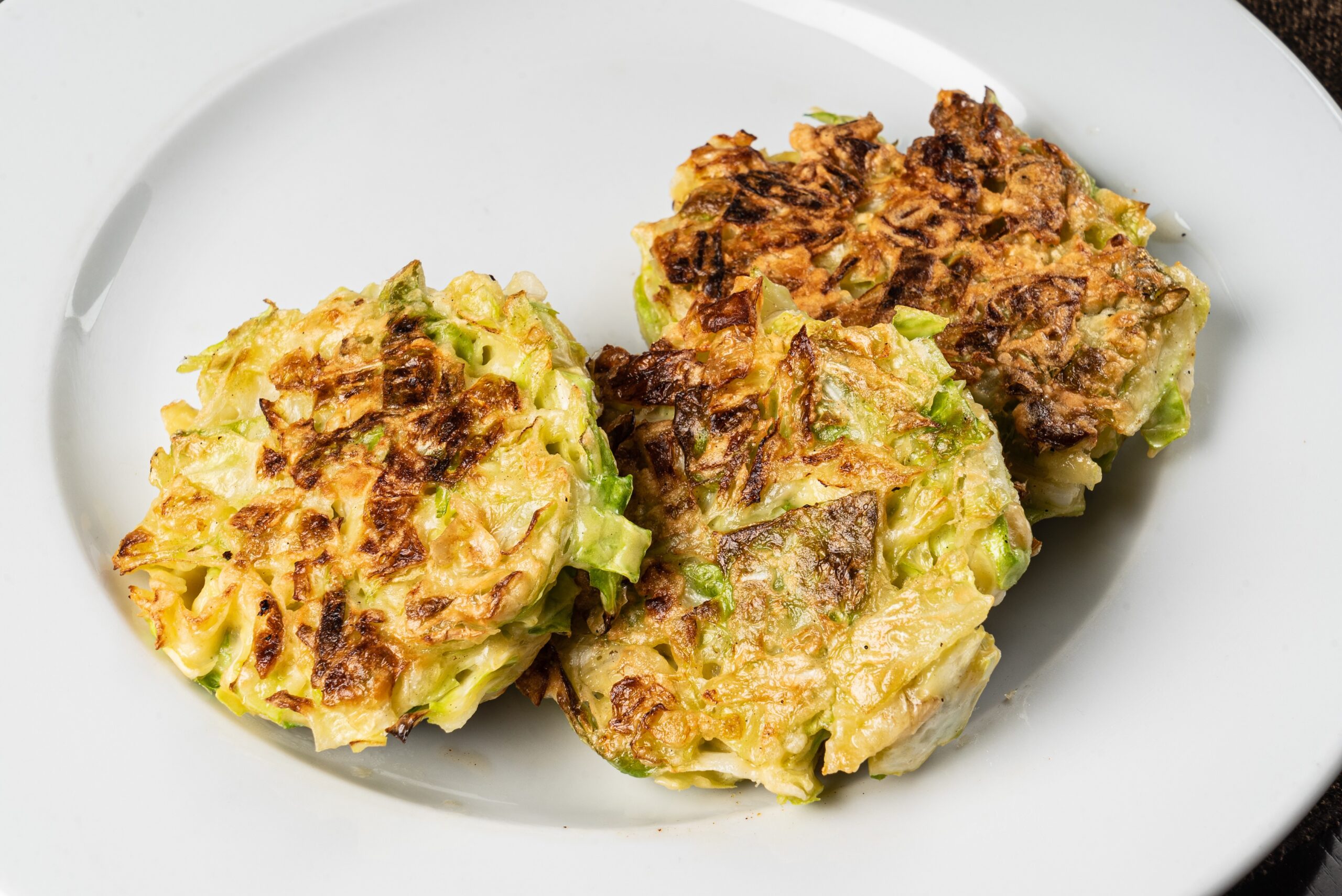 Frittelle di zucchine al forno: leggerissime e veloci