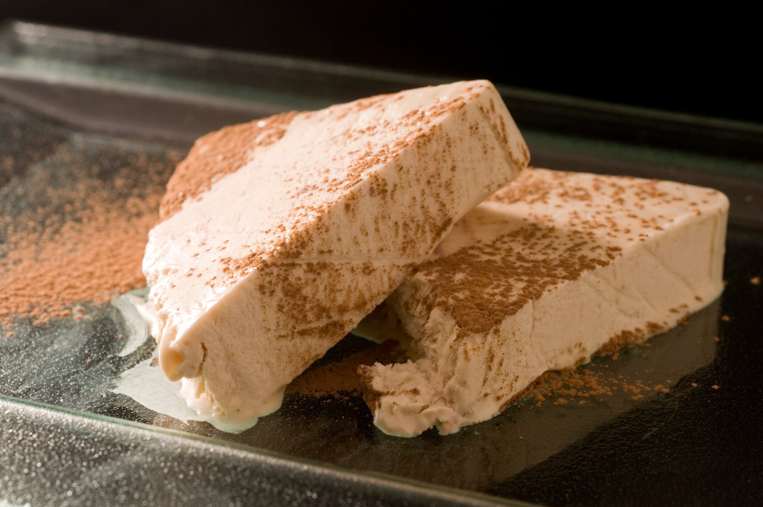 Semifreddo agli Amaretti: freschissimo e delicato