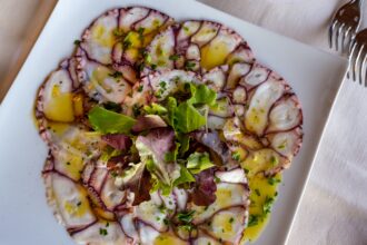 Carpaccio di polpo: prepariamolo insieme a casa