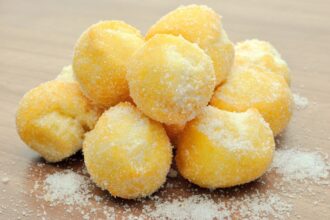 Frittelle al limone: come prepararle e renderle soffici e profumate