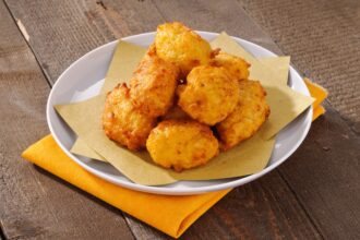 Frittelle salate tonno e olive: stuzzicanti e irresistibili