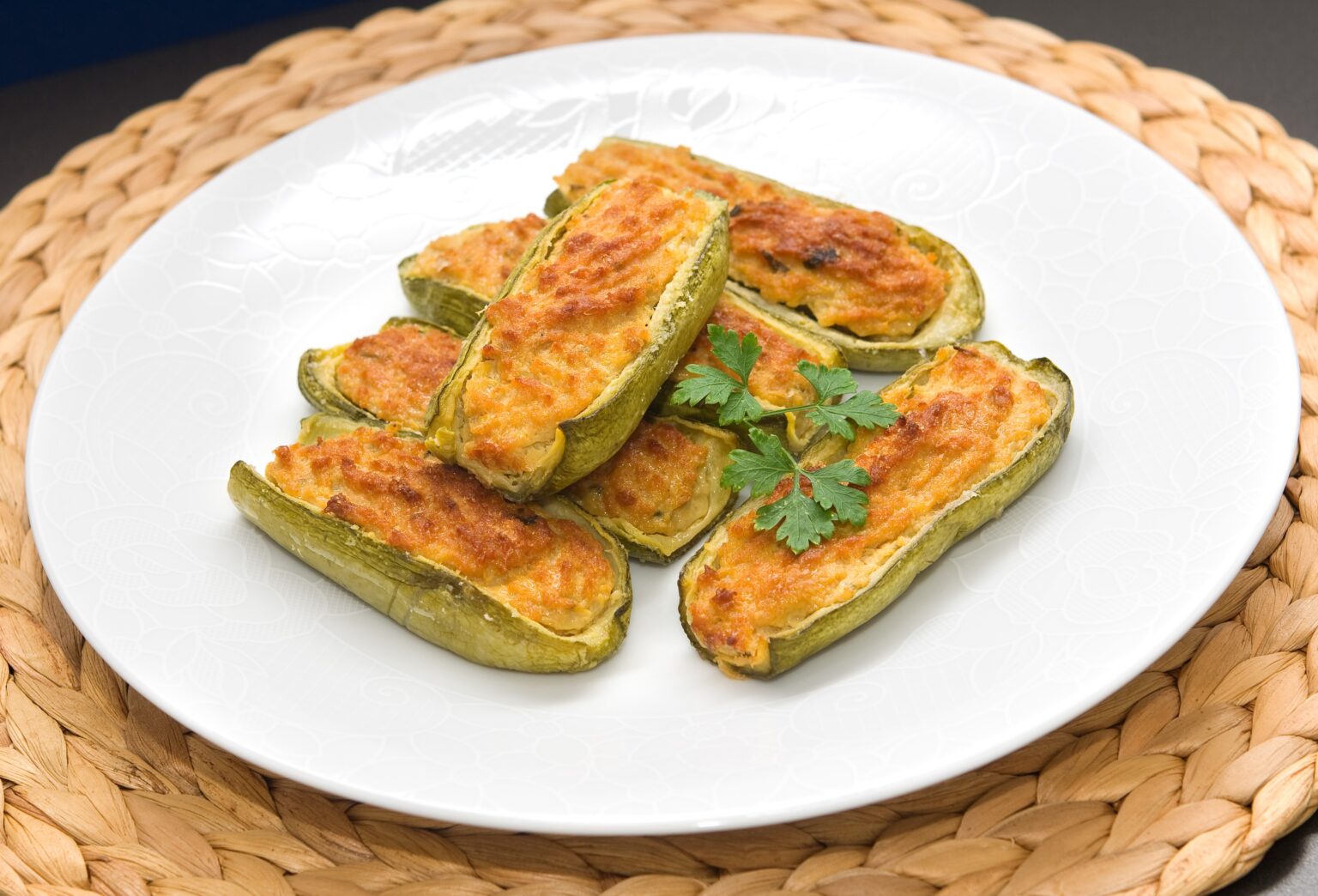 Zucchine ripiene senza forno: velocissime, ma tanto saporite!